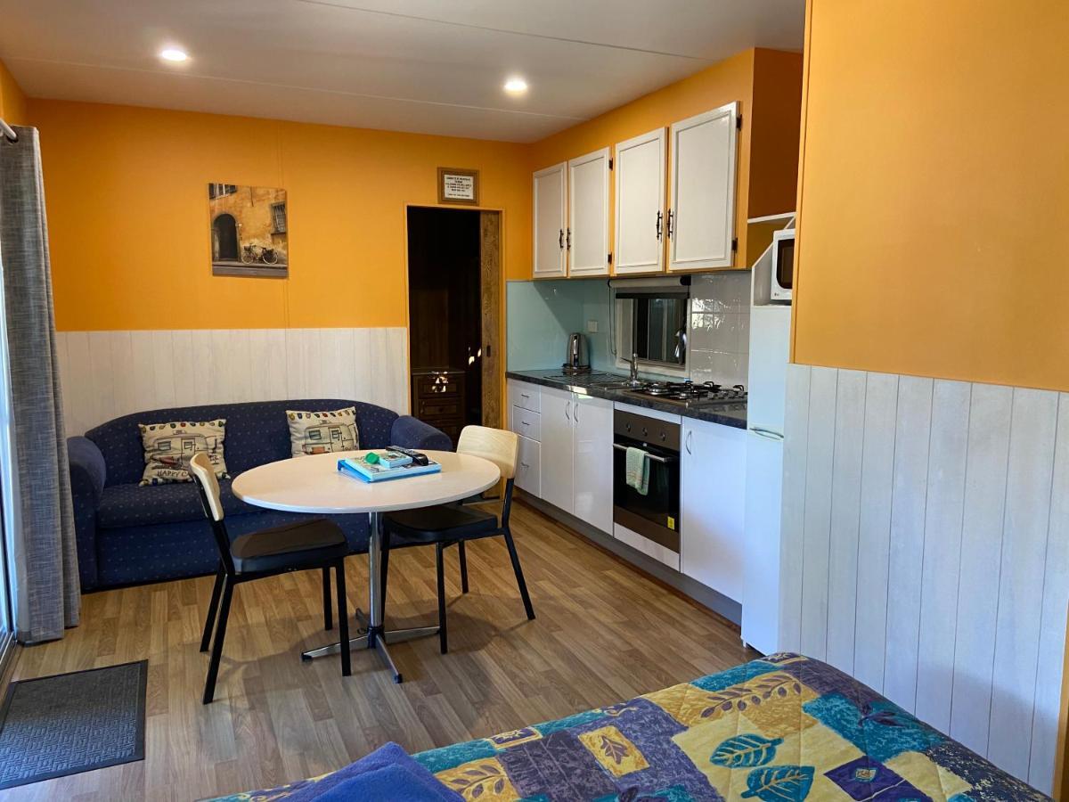 Beachcomber Caravan Park Mallacoota Dış mekan fotoğraf